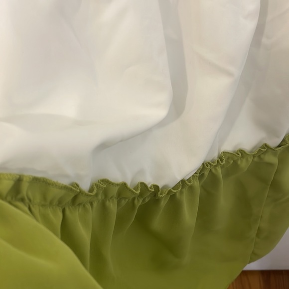 Cute tiered mini. - Picture 3 of 10